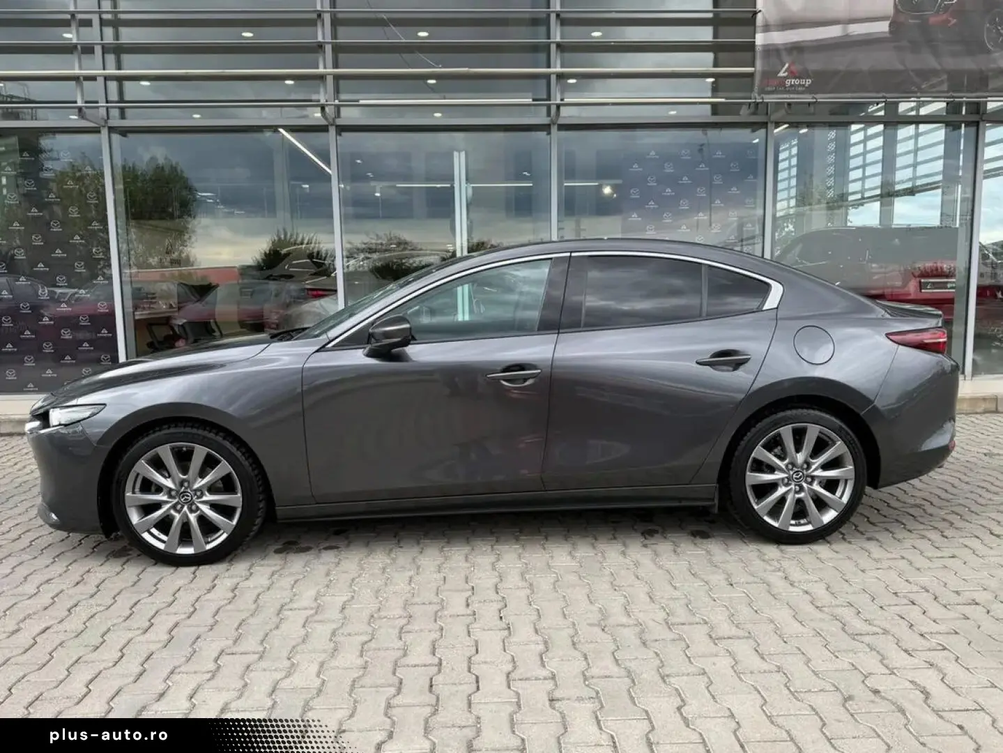 Mazda 3 SDNPlus Skyactiv-G122 At Plus