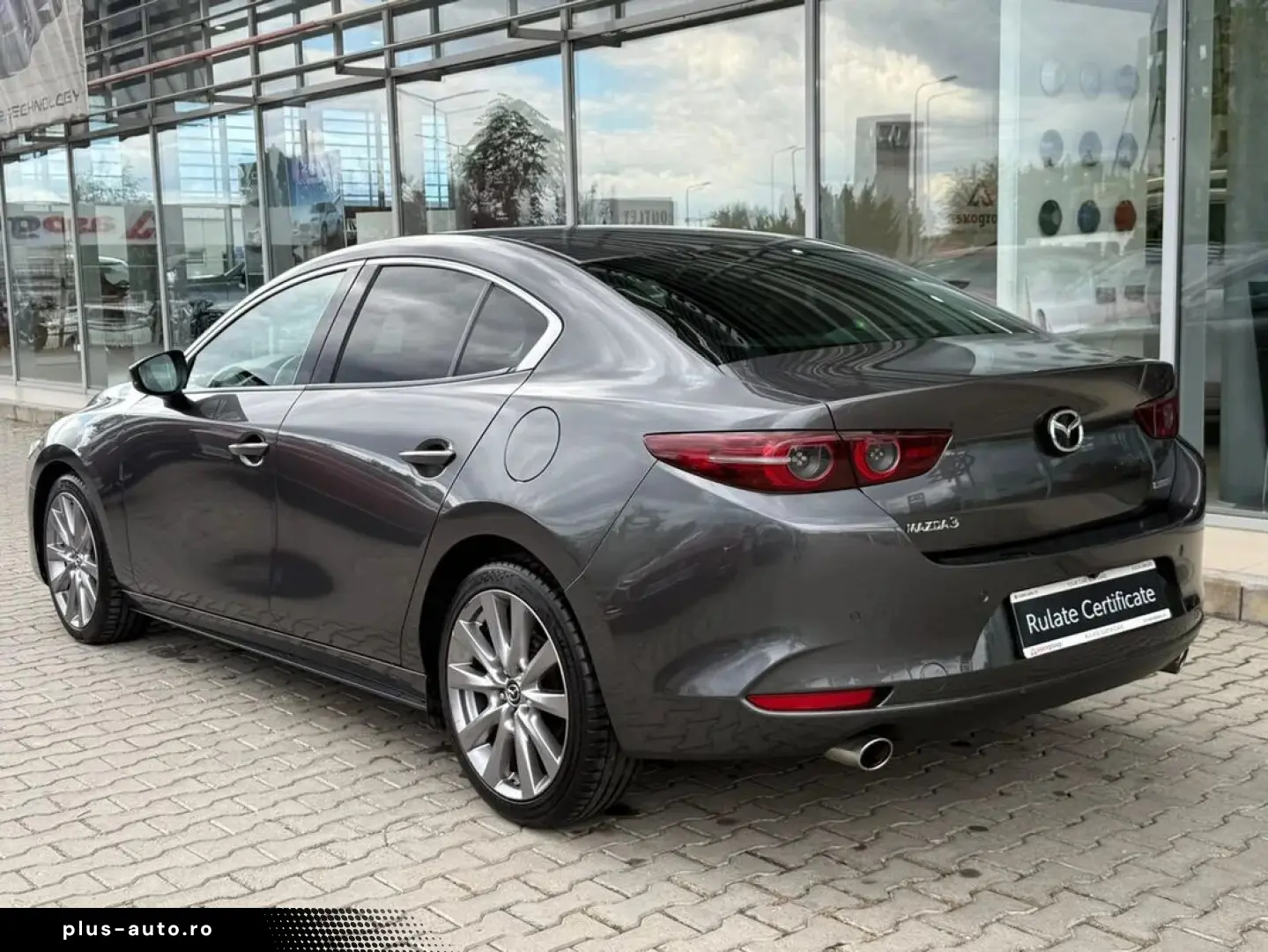 Mazda 3 SDNPlus Skyactiv-G122 At Plus