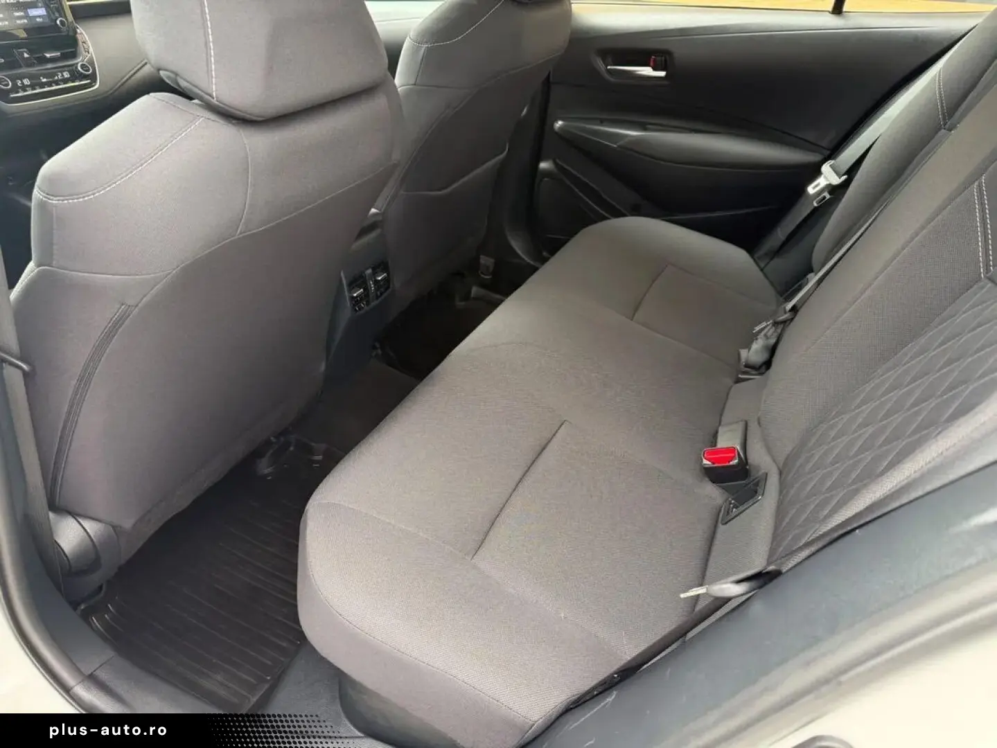 Toyota Corolla 1.8 Hybrid Business Hsd E-CVT