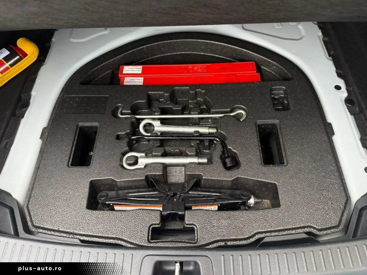 Toyota Corolla 1.8 Hybrid Business Hsd E-CVT