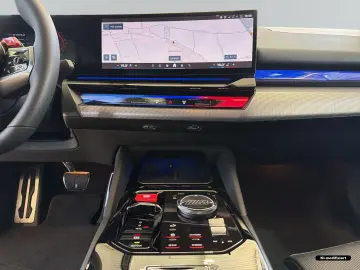 BMW M5 G90 • 727 CP • M Drive Professional