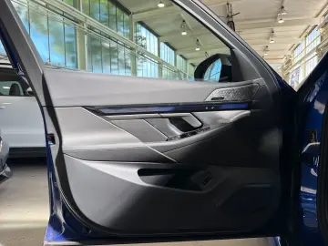 BMW M5 G90 • 727 CP • M Drive Professional