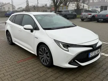 Toyota Corolla 2.0 Hybrid 184 cp Team Deutschland