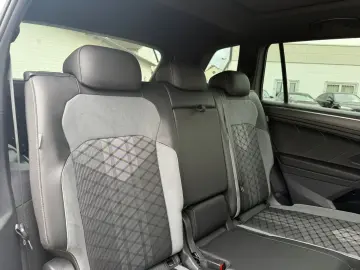 VW Tiguan Allspace R-Line 2.0 TSI DSG 4M 7S AHK HEA
