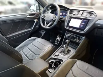 VW Tiguan Allspace R-Line2.0 TSI DSG 4MOTION Leder