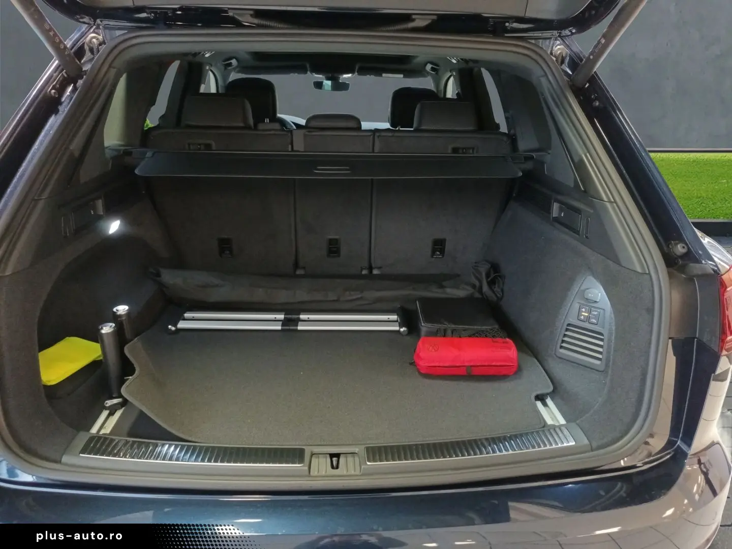 VW Touareg 3.0 TDI 4Motion V6 R-Line