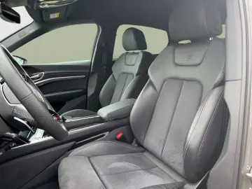 AUDI Q8 Sportback e-tron 50 quattro
