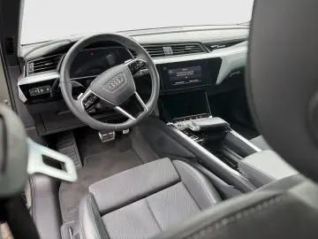 AUDI Q8 Sportback e-tron 50 quattro