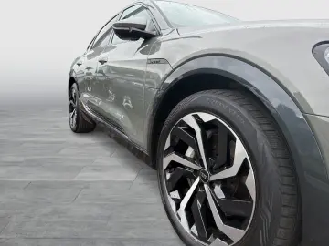 AUDI Q8 Sportback e-tron 50 quattro
