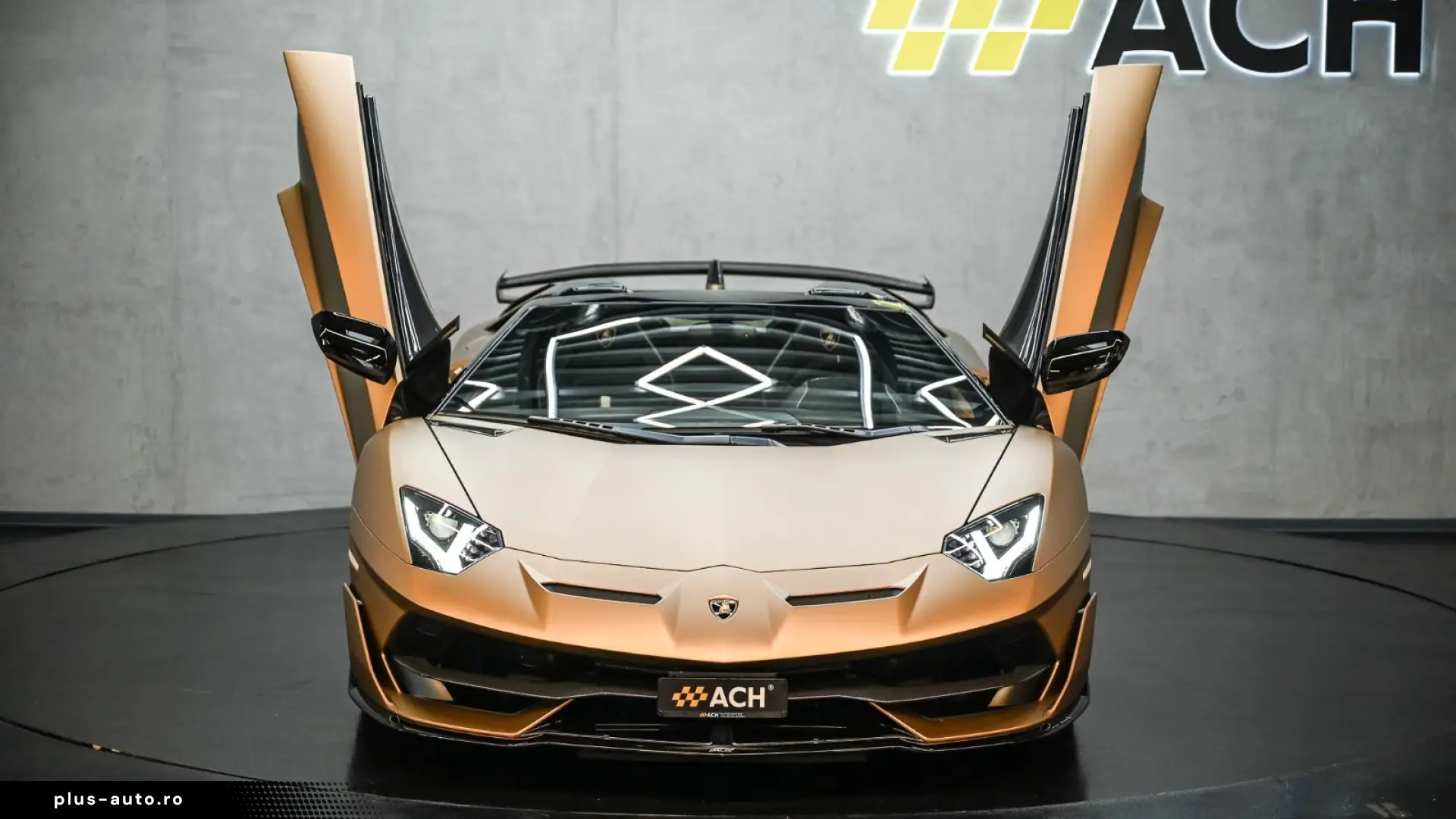 Lamborghini Aventador SVJ Roadster 1 of 800 • V12 770 CP