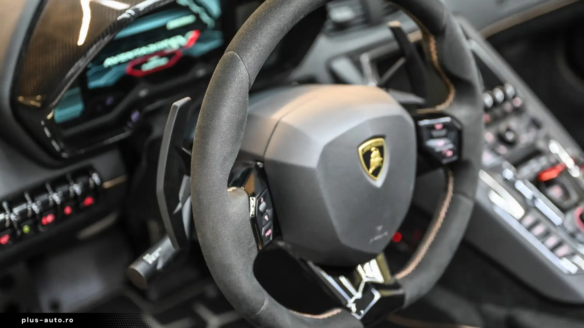 Lamborghini Aventador SVJ Roadster 1 of 800 • V12 770 CP