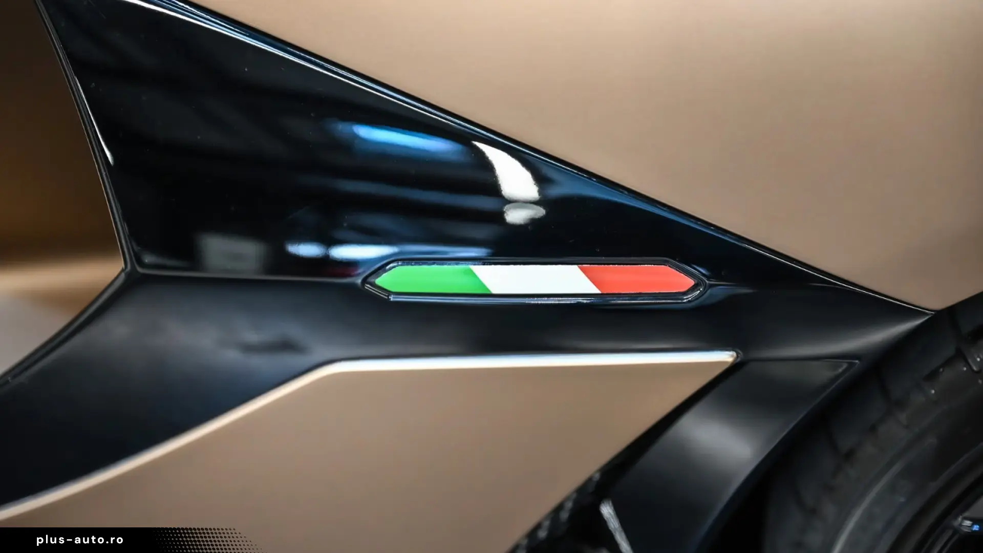 Lamborghini Aventador SVJ Roadster 1 of 800 • V12 770 CP