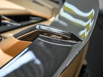 Lamborghini Aventador SVJ Roadster 1 of 800 • V12 770 CP