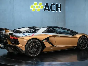 Lamborghini Aventador SVJ Roadster 1 of 800 • V12 770 CP