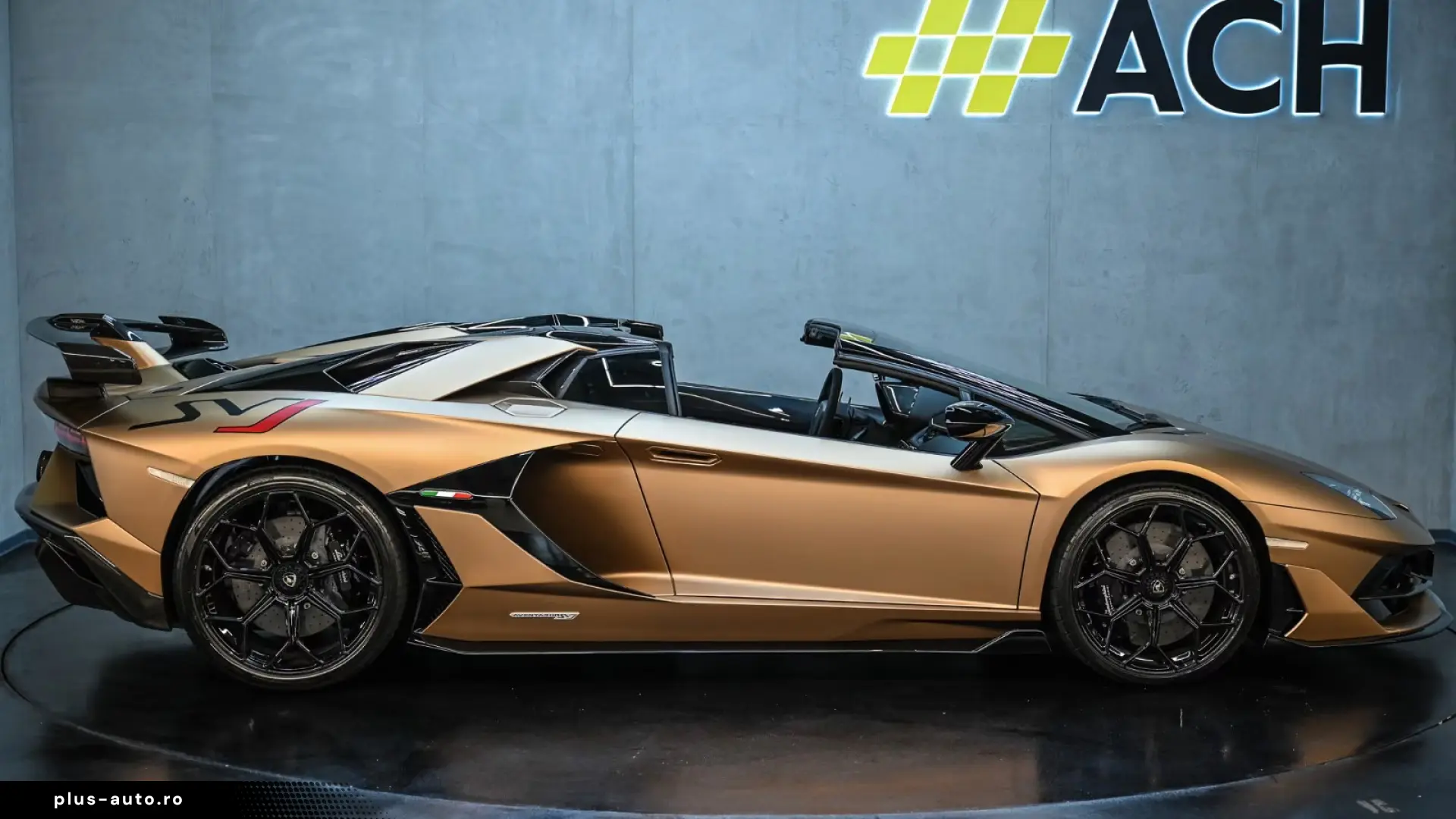 Lamborghini Aventador SVJ Roadster 1 of 800 • V12 770 CP