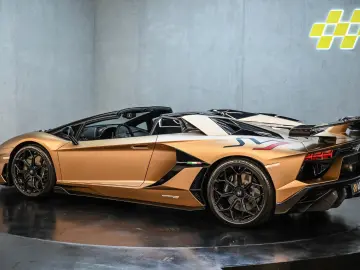 Lamborghini Aventador SVJ Roadster 1 of 800 • V12 770 CP