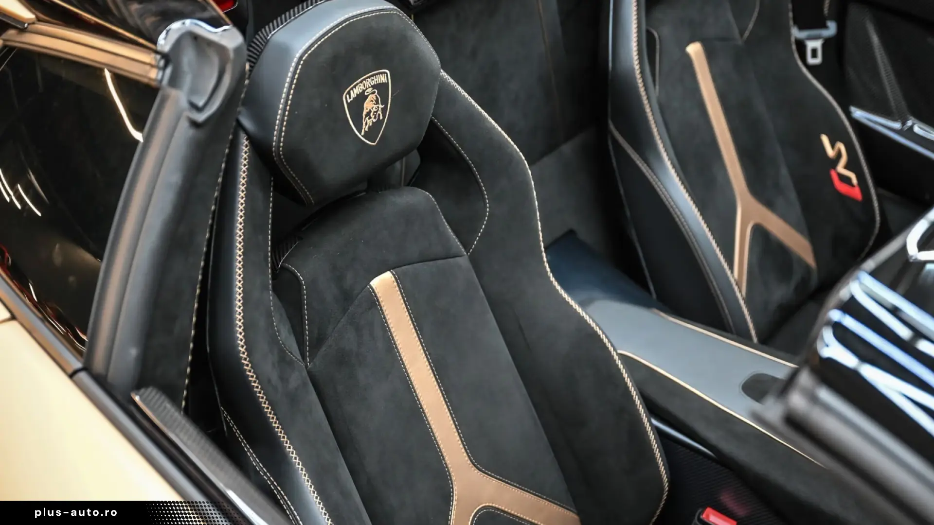 Lamborghini Aventador SVJ Roadster 1 of 800 • V12 770 CP