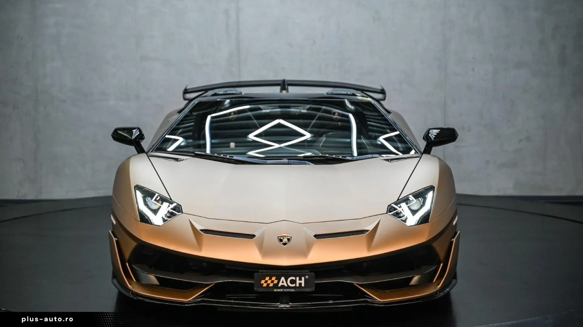 Lamborghini Aventador SVJ Roadster 1 of 800 • V12 770 CP
