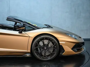 Lamborghini Aventador SVJ Roadster 1 of 800 • V12 770 CP