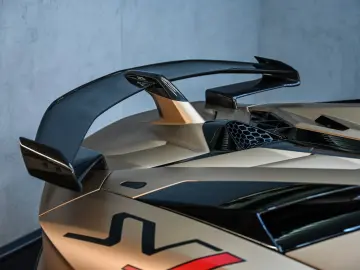 Lamborghini Aventador SVJ Roadster 1 of 800 • V12 770 CP