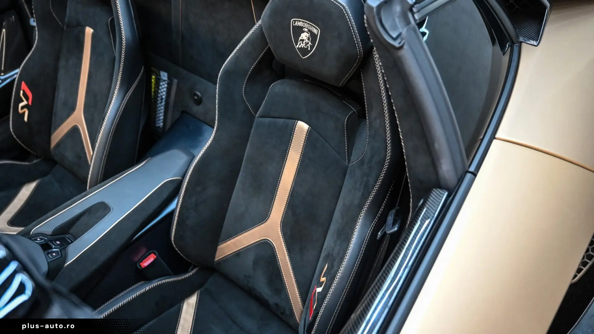 Lamborghini Aventador SVJ Roadster 1 of 800 • V12 770 CP