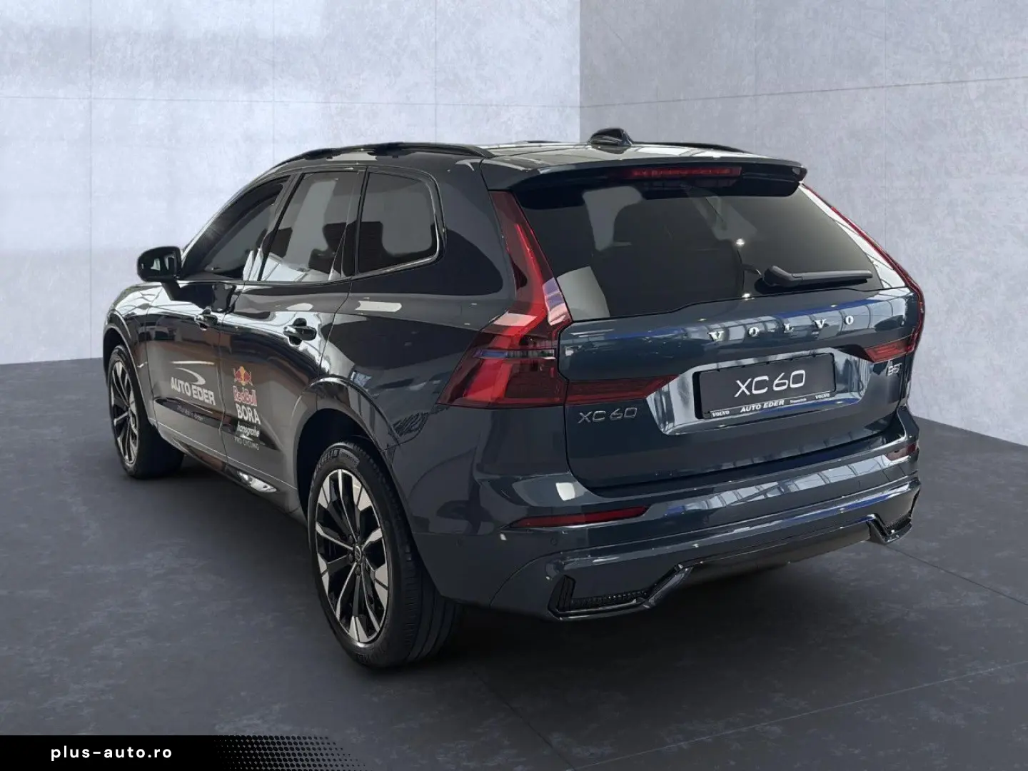 VOLVO XC 60 Plus Dark B5 AWD Bluetooth LED Klima