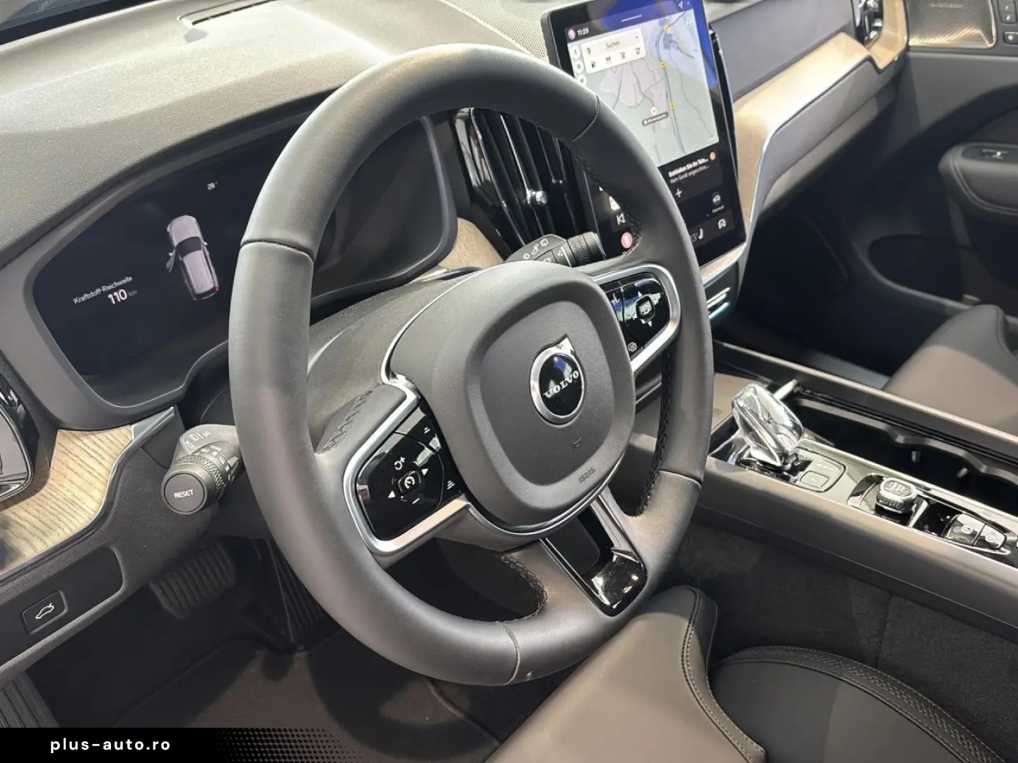 VOLVO XC 60 Plus Dark B5 AWD Bluetooth LED Klima