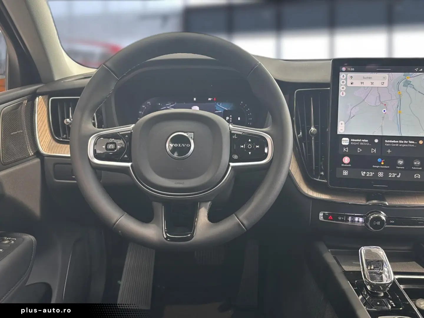 VOLVO XC 60 Plus Dark B5 AWD Bluetooth LED Klima