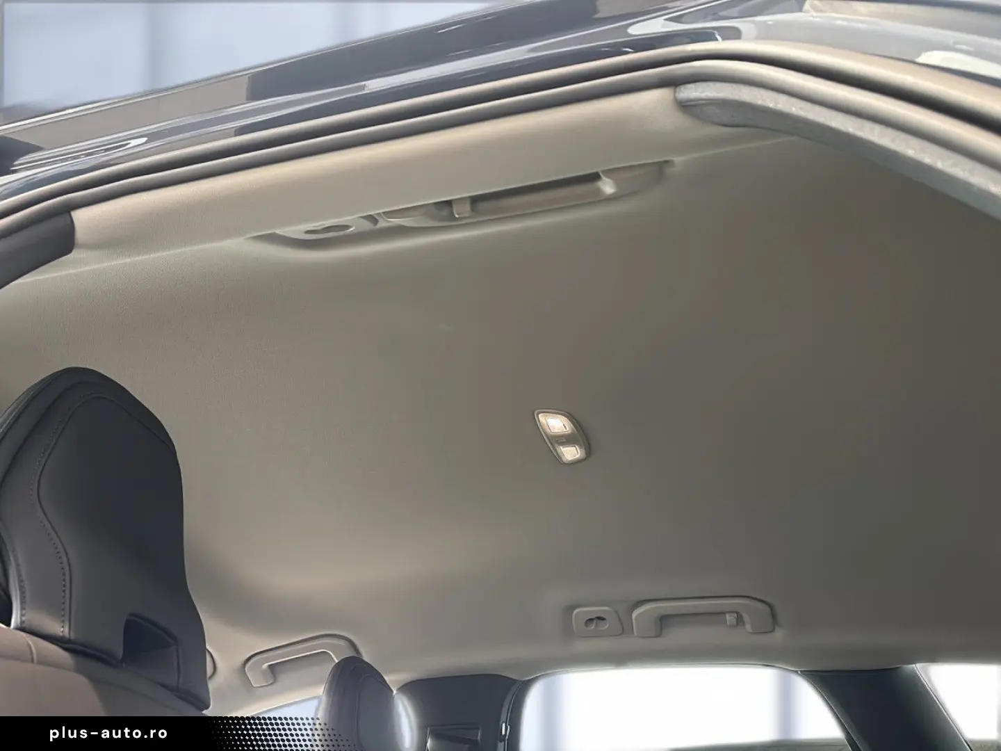 VOLVO XC 60 Plus Dark B5 AWD Bluetooth LED Klima