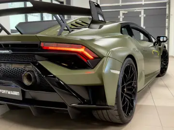 Lamborghini Huracán STO • Ad Personam • Full Carbon