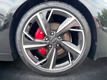 AUDI A6 Avant e-Tron Quattro_B&O_ACC_HUD