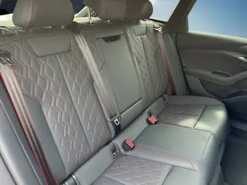 AUDI A6 Avant e-Tron Quattro_B&O_ACC_HUD