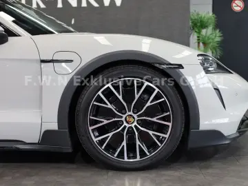 PORSCHE Taycan Cross Turismo 4_93kWh_ACC_LED_2xDispl