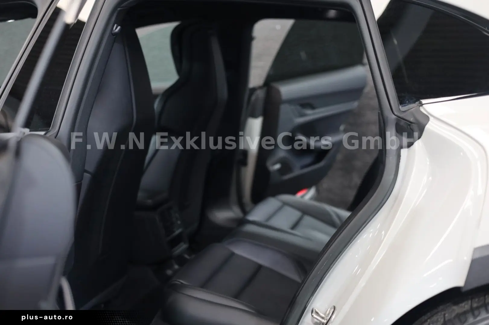 PORSCHE Taycan Cross Turismo 4_93kWh_ACC_LED_2xDispl