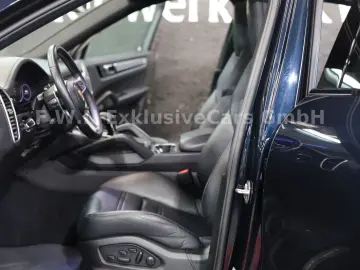 PORSCHE Cayenne Coupe E-Hybrid Platinum Edition_Matrix