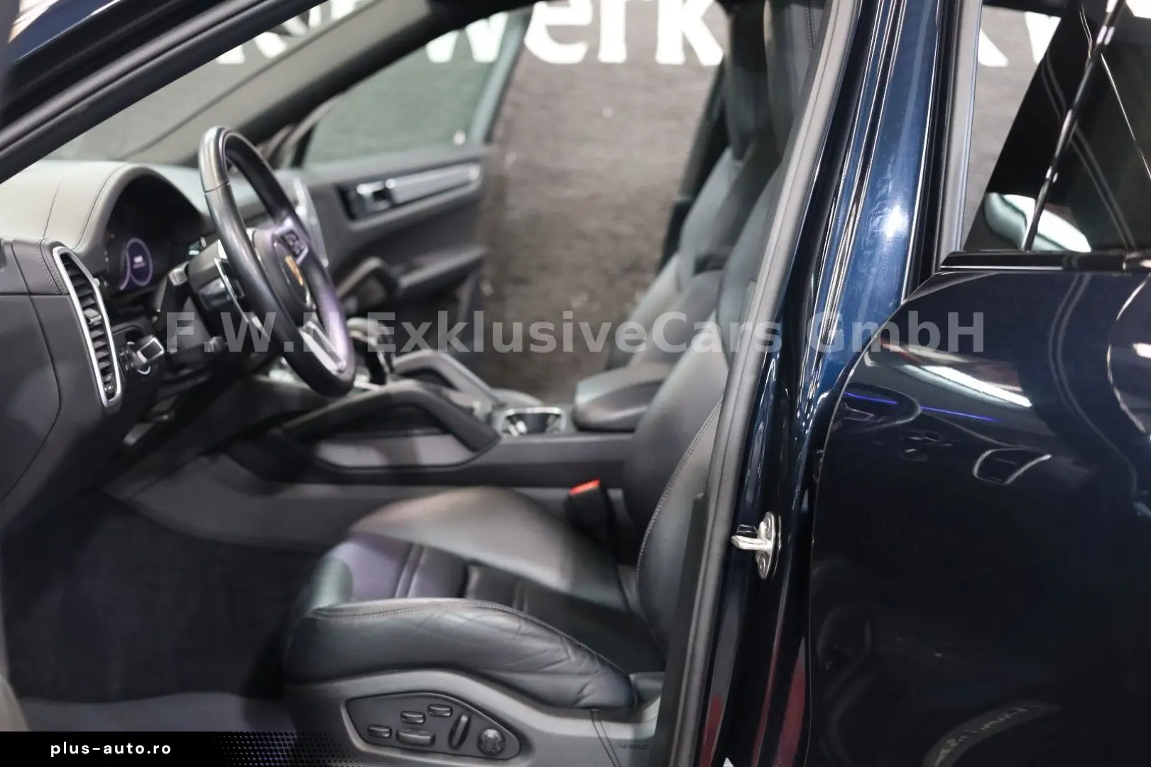 PORSCHE Cayenne Coupe E-Hybrid Platinum Edition_Matrix
