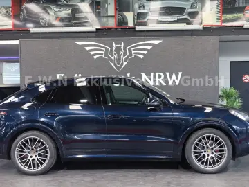 PORSCHE Cayenne Coupe E-Hybrid Platinum Edition_Matrix