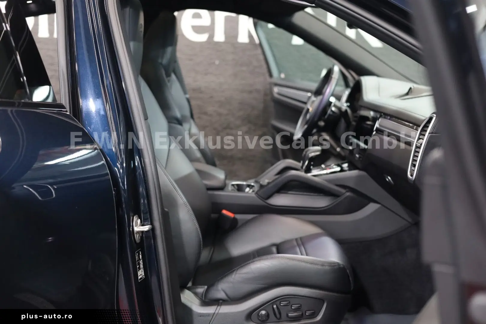 PORSCHE Cayenne Coupe E-Hybrid Platinum Edition_Matrix