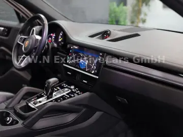PORSCHE Cayenne Coupe E-Hybrid Platinum Edition_Matrix