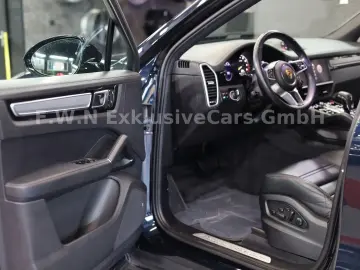PORSCHE Cayenne Coupe E-Hybrid Platinum Edition_Matrix