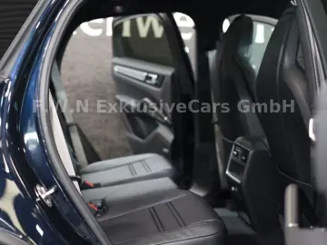 PORSCHE Cayenne Coupe E-Hybrid Platinum Edition_Matrix