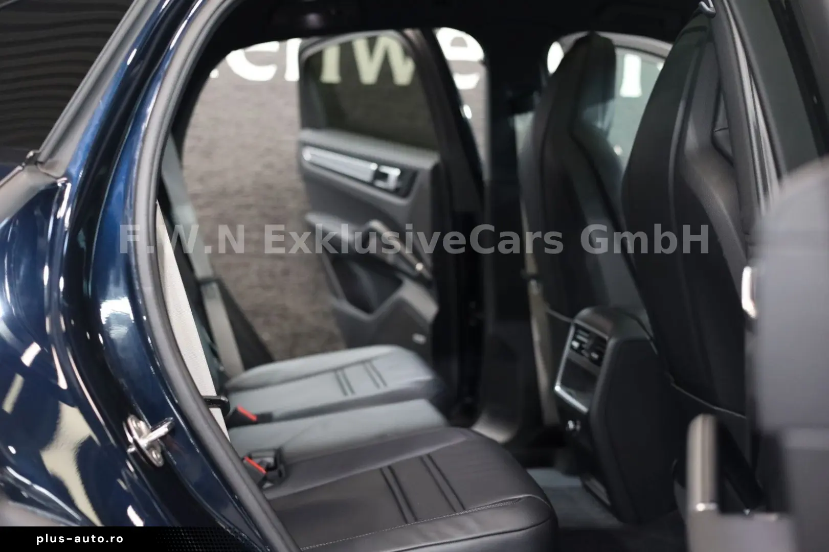 PORSCHE Cayenne Coupe E-Hybrid Platinum Edition_Matrix