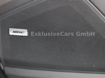 PORSCHE Cayenne Coupe E-Hybrid Platinum Edition_Matrix