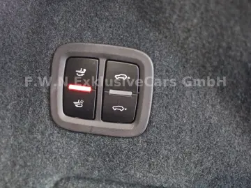 PORSCHE Cayenne Coupe E-Hybrid Platinum Edition_Matrix