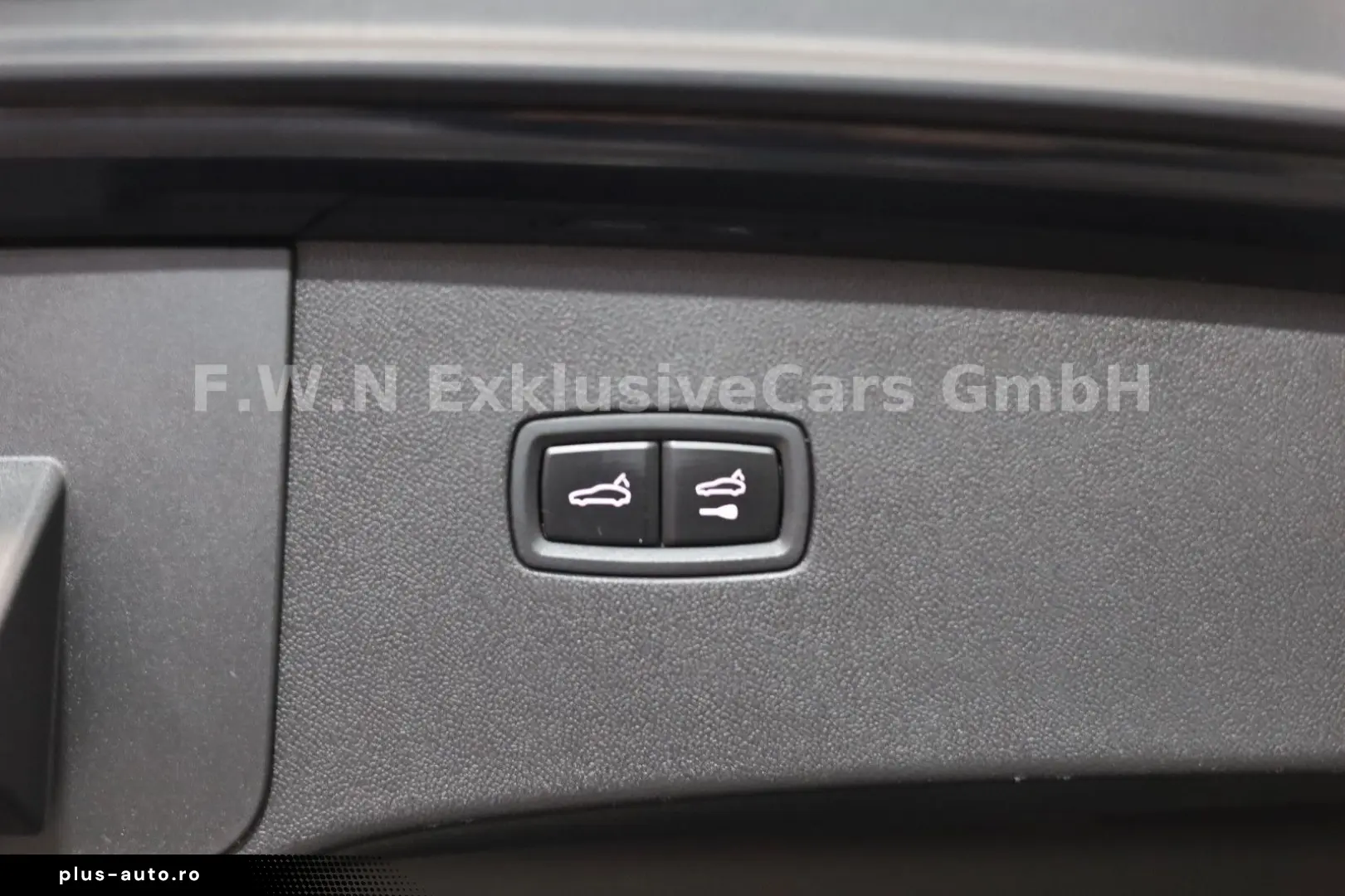 PORSCHE Cayenne Coupe E-Hybrid Platinum Edition_Matrix