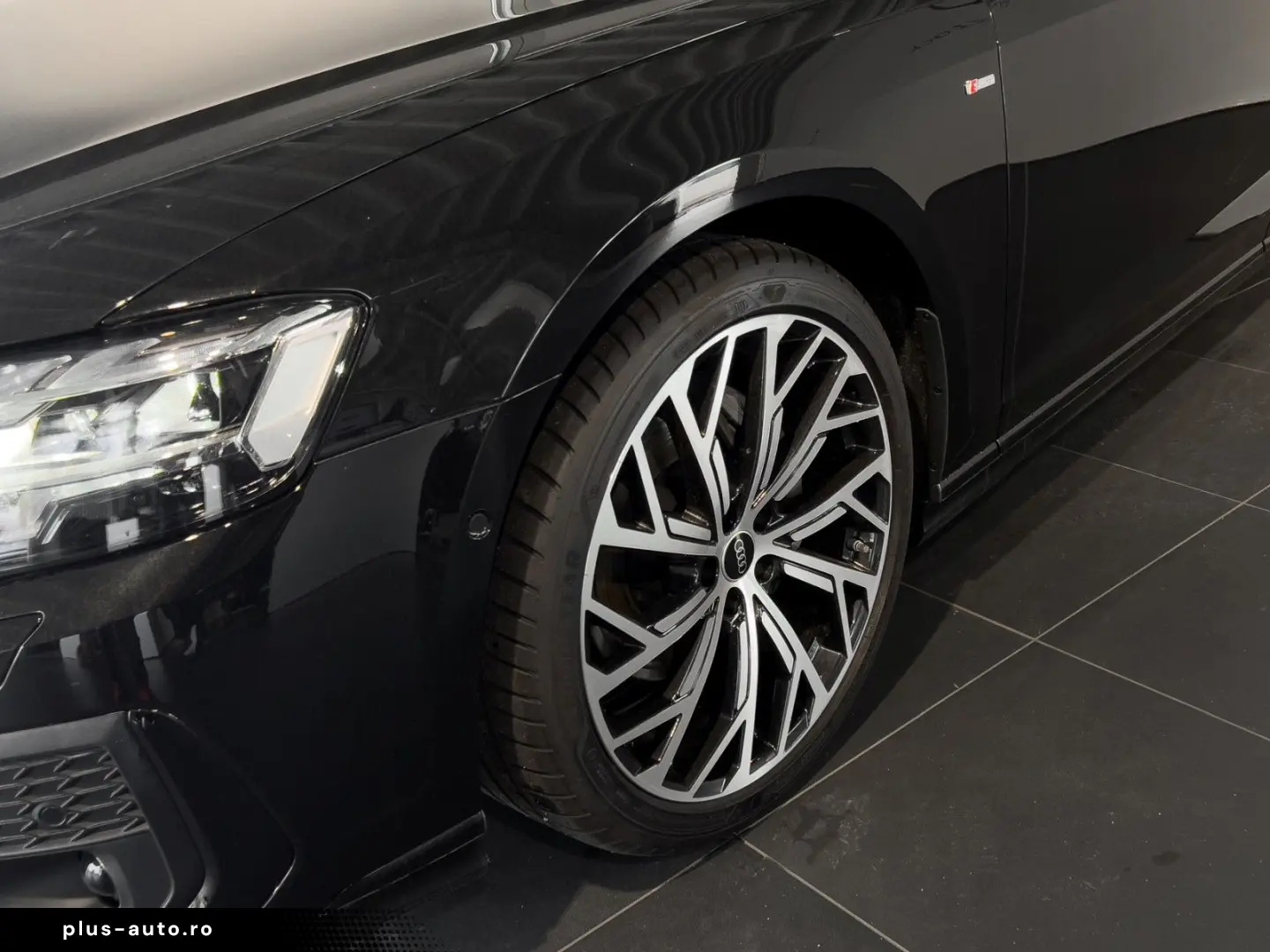 AUDI A8 50 TDI Quattro S-Line_Navi_Matrix_Head Up_B&O