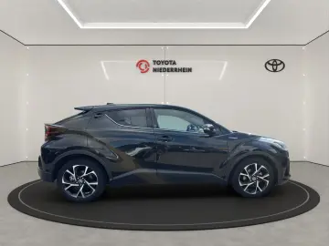 TOYOTA C-HR Hybrid Team D NAVI RFK LED ALLWETTER