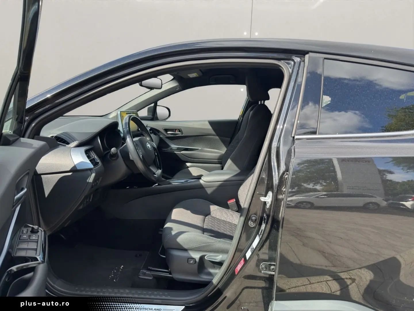 TOYOTA C-HR Hybrid Team D NAVI RFK LED ALLWETTER