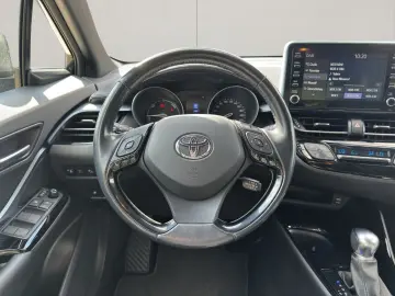 TOYOTA C-HR Hybrid Team D NAVI RFK LED ALLWETTER