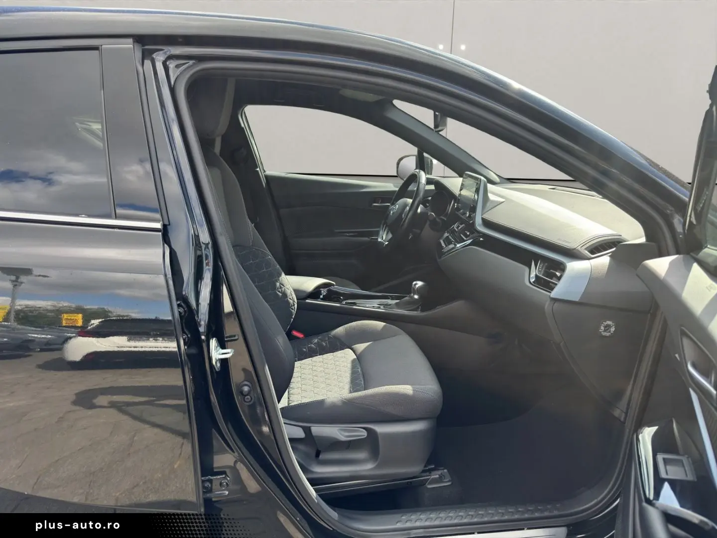 TOYOTA C-HR Hybrid Team D NAVI RFK LED ALLWETTER